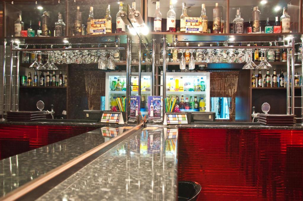 Avenue Hotel Zaslawye Extérieur photo