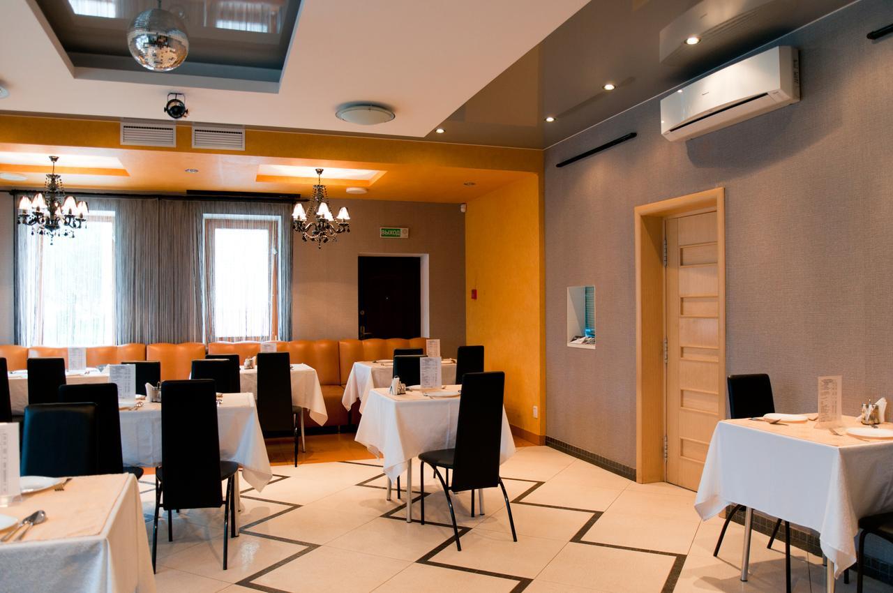 Avenue Hotel Zaslawye Extérieur photo