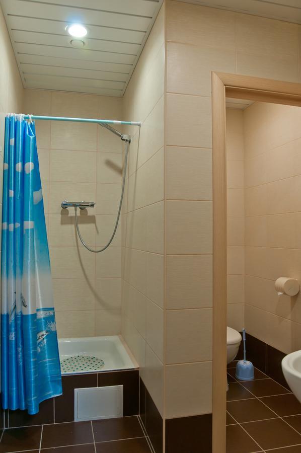 Avenue Hotel Zaslawye Extérieur photo